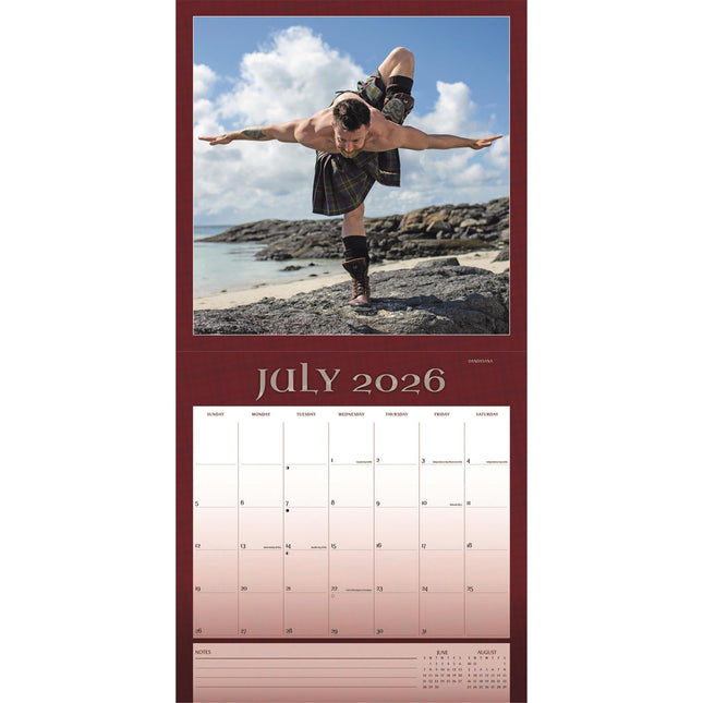 CarouselCalendars Kilted Yoga Kalender 2026