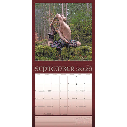 CarouselCalendars Kilted Yoga Kalender 2026