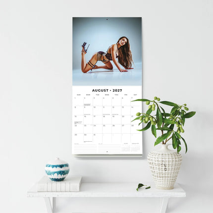 Red Robin Babes in Black Kalender 2027