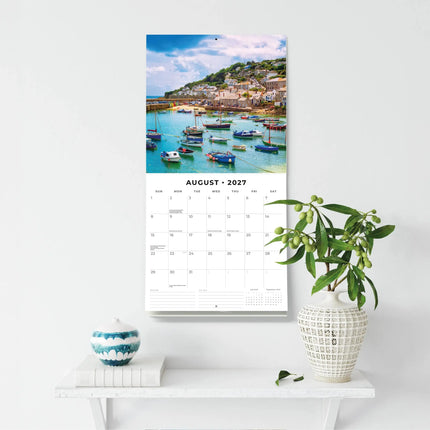 Red Robin Britain's Most Beautiful Villages Kalender 2027